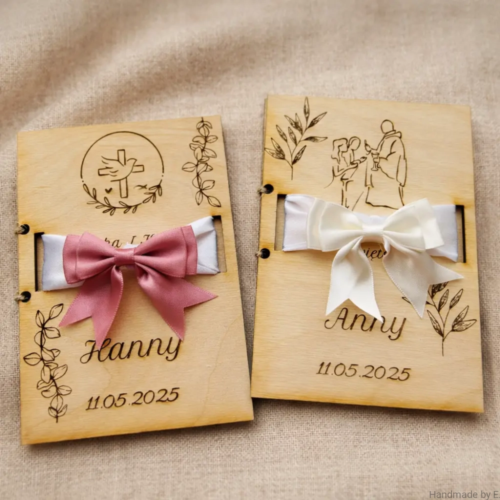 personalizowana-drewniana-kartka-na-komunie-dla-dziewczynki-i-chlopca