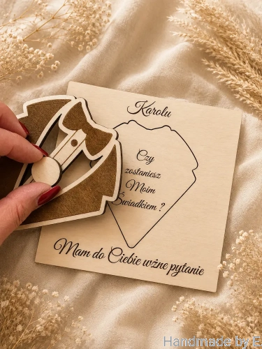 prosba-o-zostanie-swiadkiem-drewniana-kartka-z-personalizacja