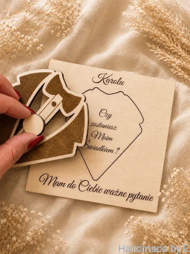 prosba-o-zostanie-swiadkiem-drewniana-kartka-z-personalizacja