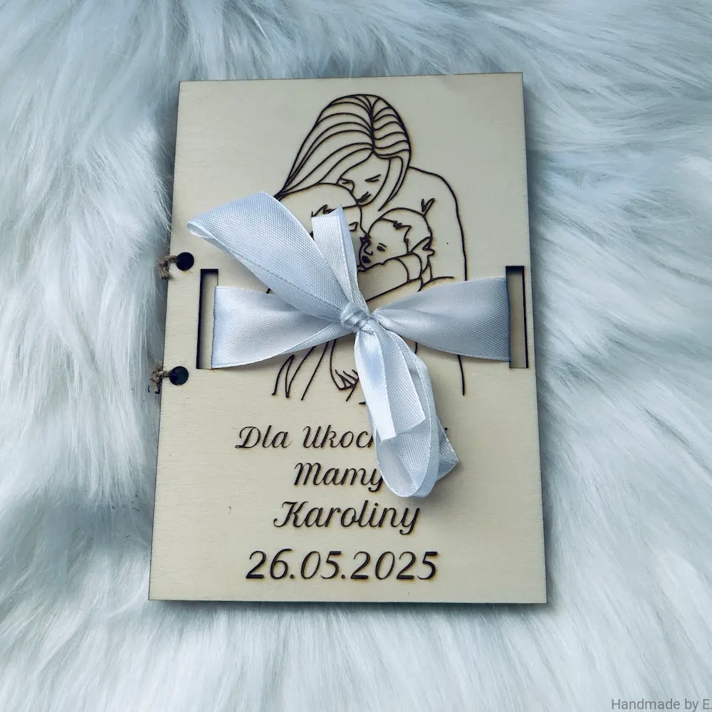 kartka_dzien_mamy_mama_z_dwojka_dzieci