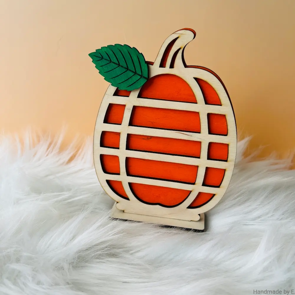 naturalna_dynia_ozdoba_z_sklejki.webp