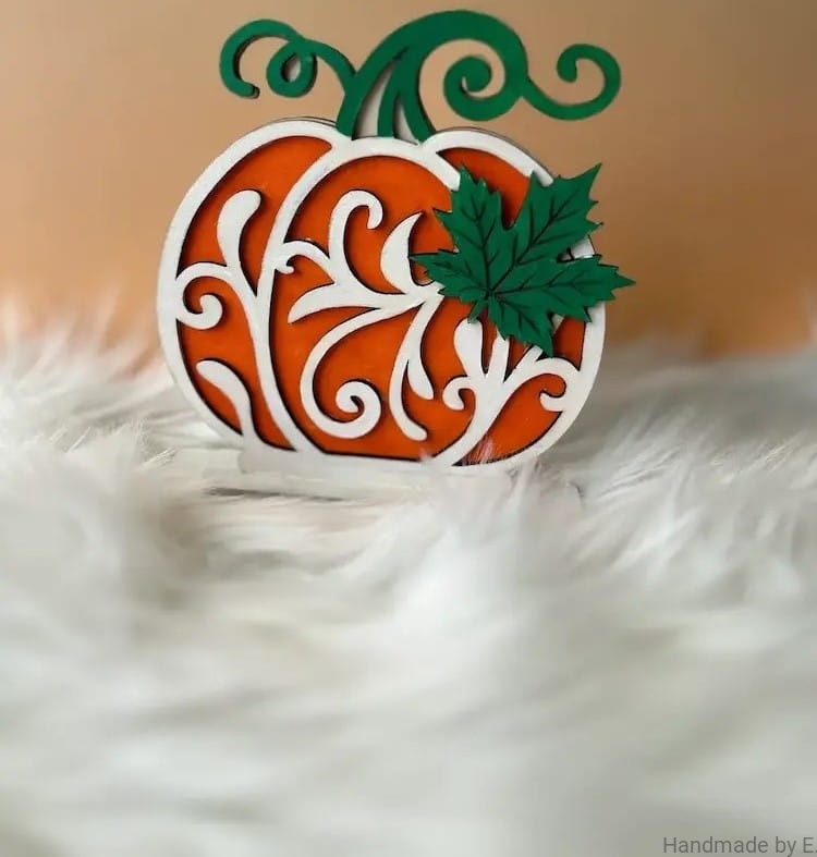 dynia_stojaca_malowana_ozdoba_jesien.jpg
