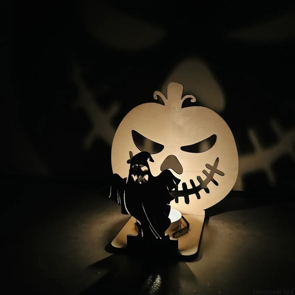 efektowny_swiecznik_halloween_z_sklejki.webp
