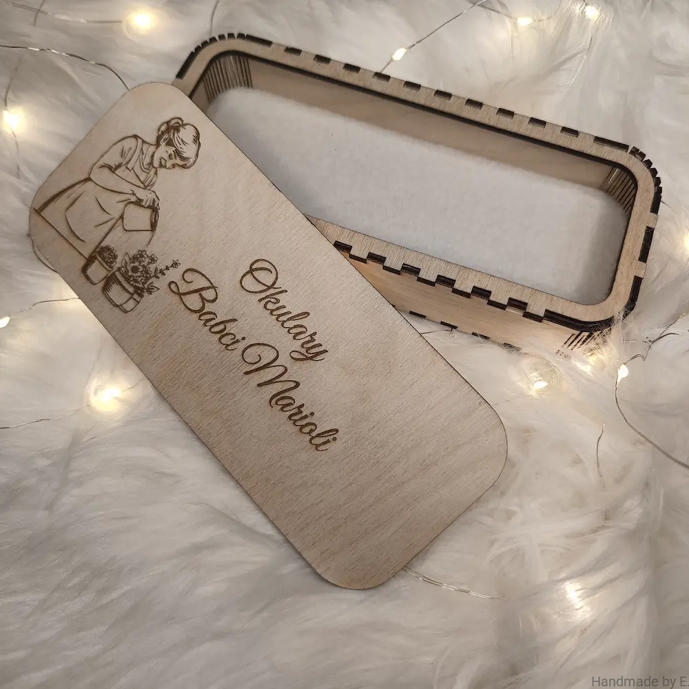 drewniane-etui-na-okulary-prezent-dla-babci