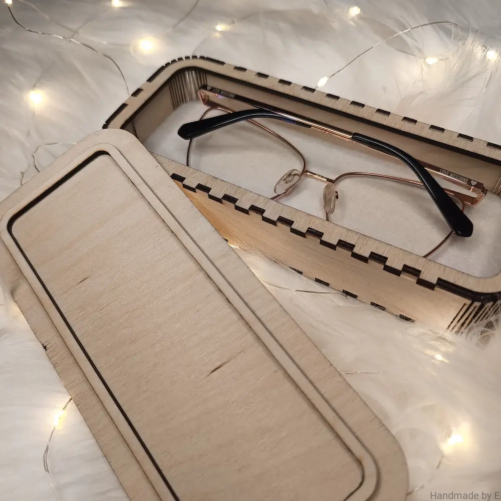 etui-na-okulary-z-filcem-w-srodku